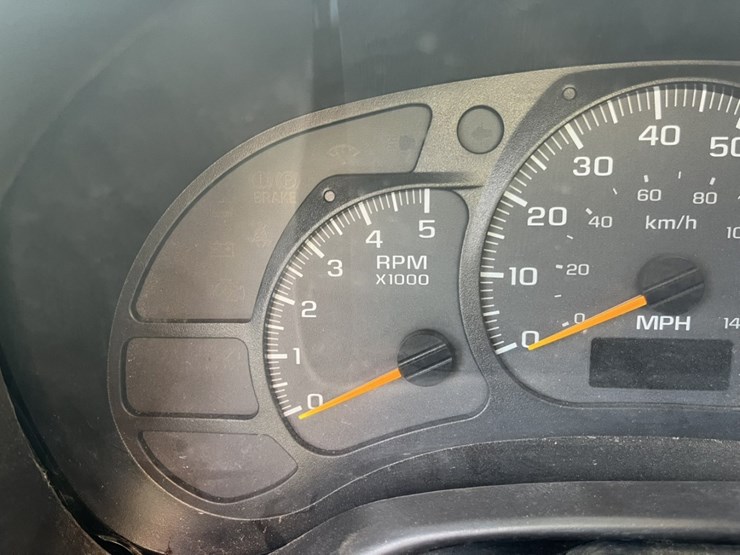 2005-gmc-5500-image-51