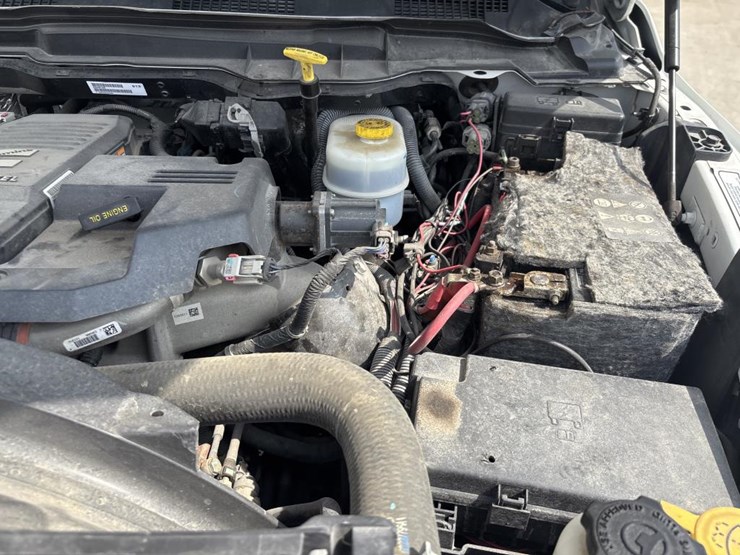 2015-dodge-ram-3500-image-16
