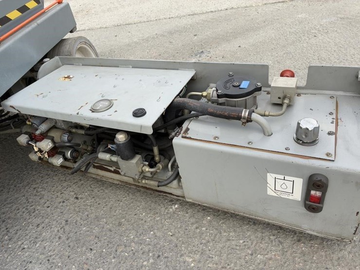 skyjack-sj-3226-scissor-lift-image-5