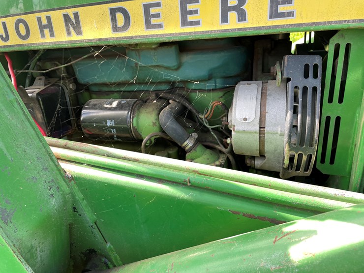 john-deere-2640-image-40