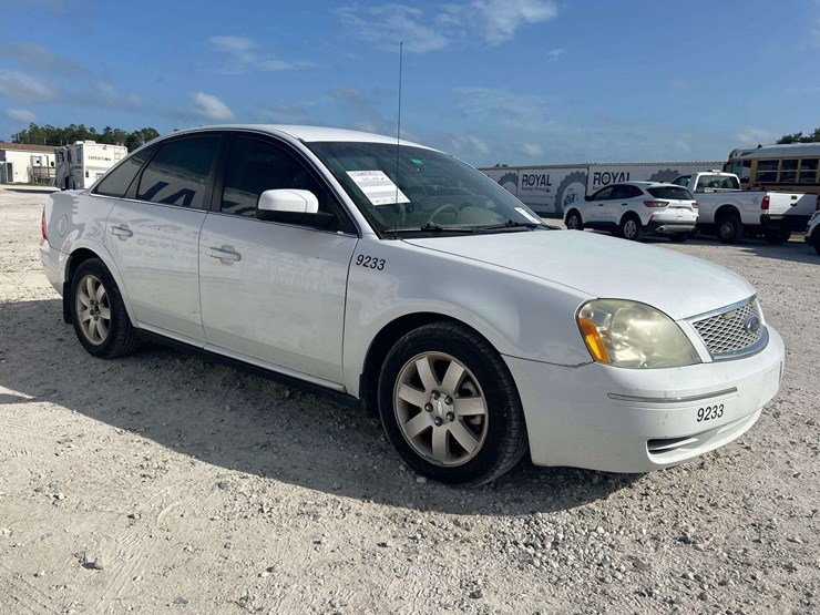 2007-ford-five-hundred-sel-sedan-image-2