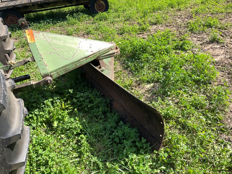 john-deere-8-image-2
