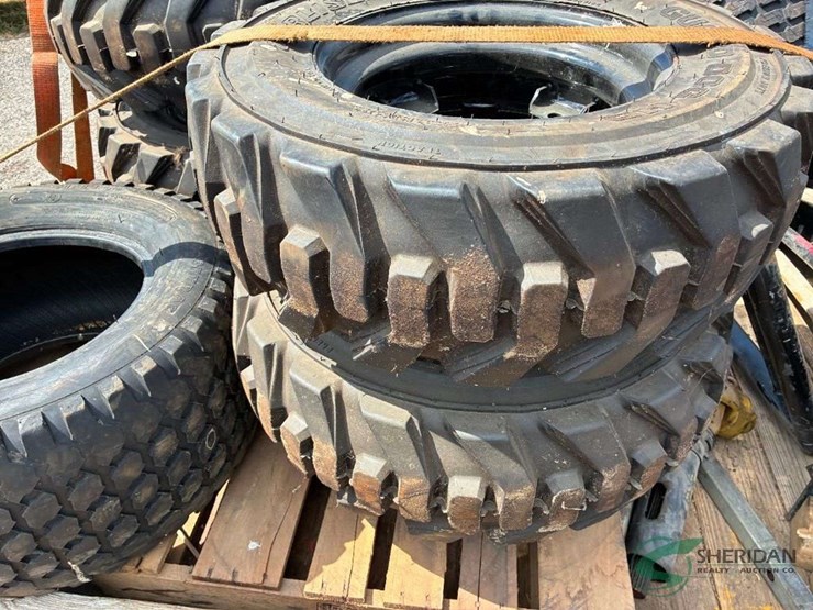 2014-trackless-model-mt6-with-numerous-like-new-attachments-image-12