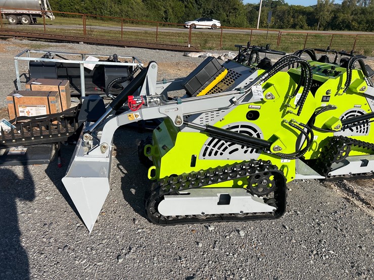 #54-•-2025-landhero-ldh-t460-mini-track-skid-steer-image-1