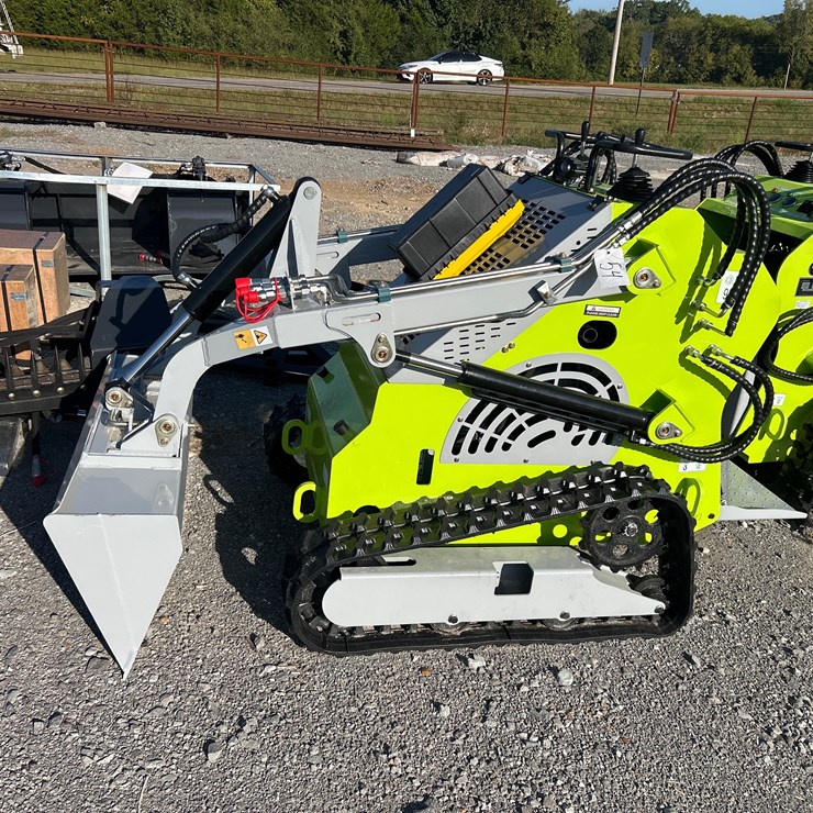 #54 • 2025 LANDHERO LDH-T460 MINI TRACK SKID STEER