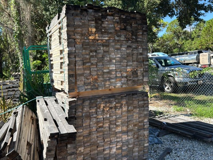 #115-•-cut-pallet-lumber-image-4
