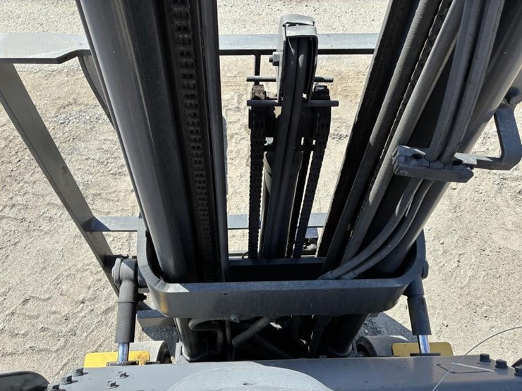 2004-komatsu-c30axps-forklift-image-8