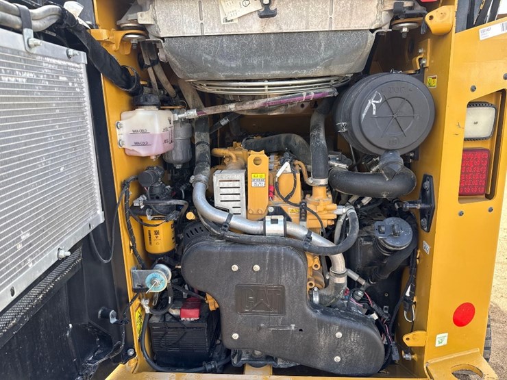 2023-caterpillar-259d3-image-18