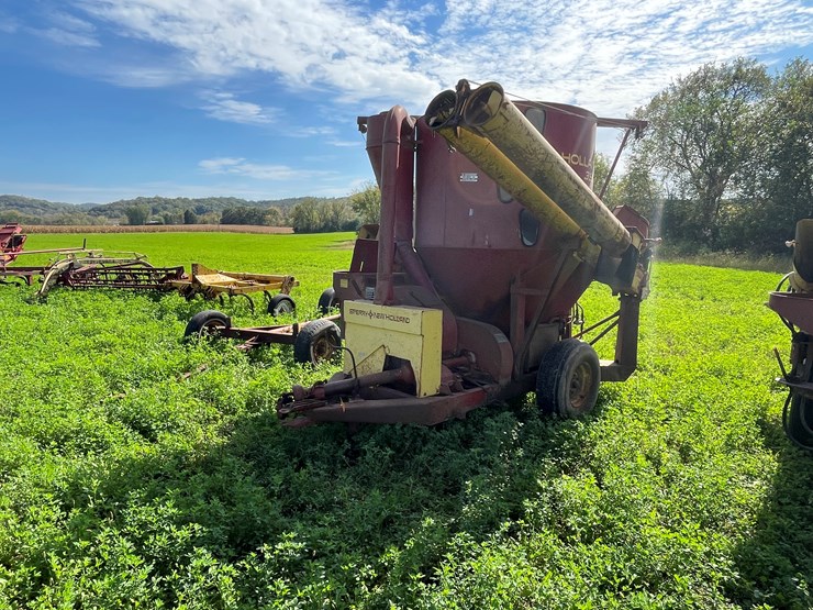 new-holland-355-image-1