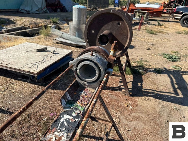 metal-stand-image-4