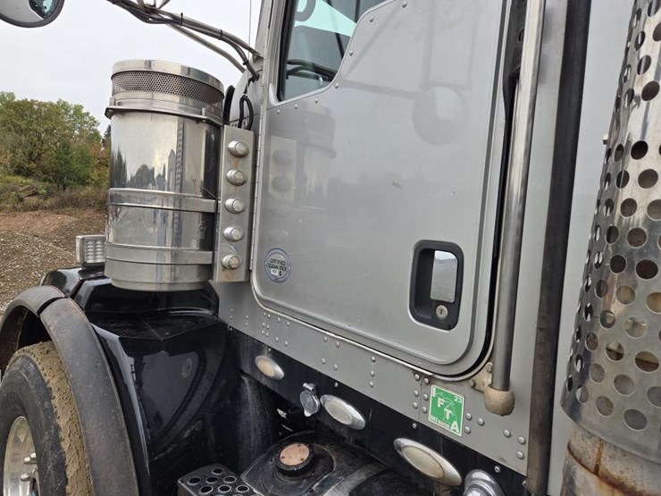 #1701-•-2013-kenworth-t800-log-truck-image-18