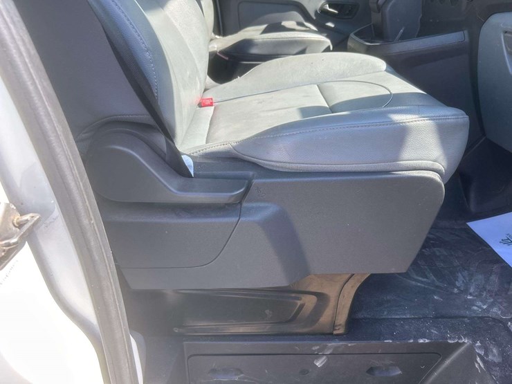 2015-ford-transit-image-19