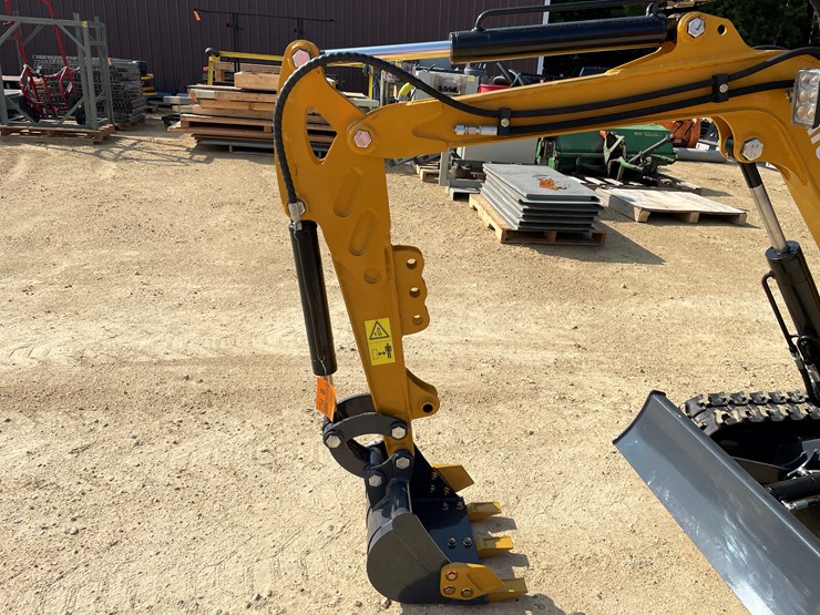 #205-•-new-rt12r-mini-excavator-image-9