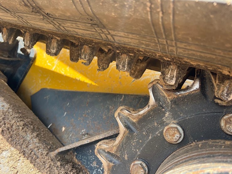 2021-deere-325g-image-18