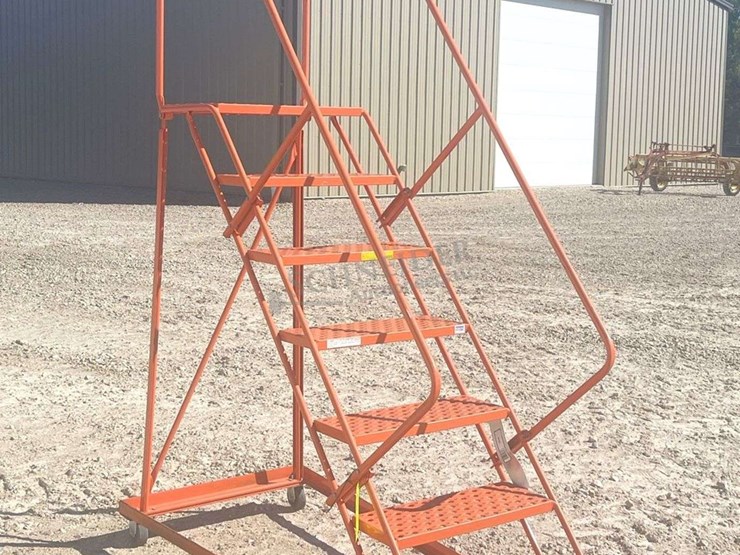louisville-67"-rolling-steel-utility-stairs-image-3
