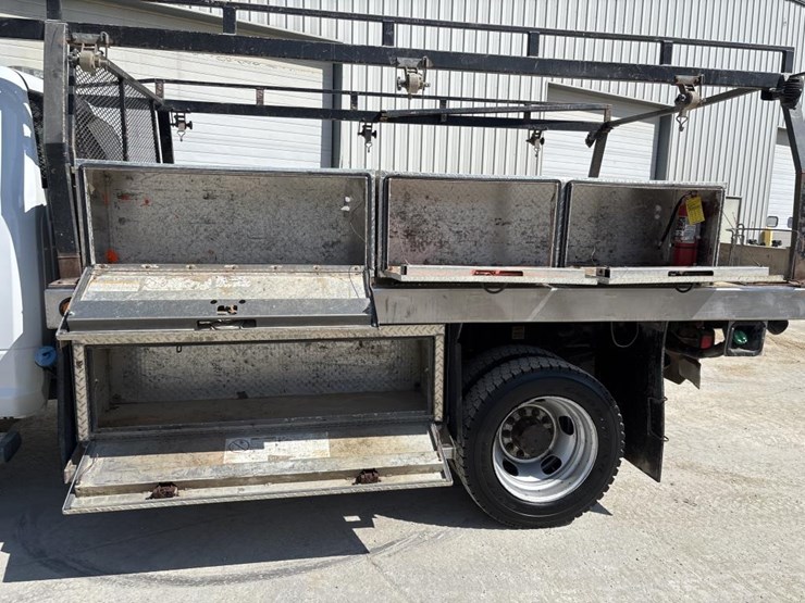 2016-dodge-ram-5500-image-11