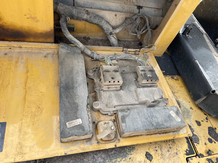 #8612-•-2019-cat-ap100f-asphalt-paver-(aps)-image-94