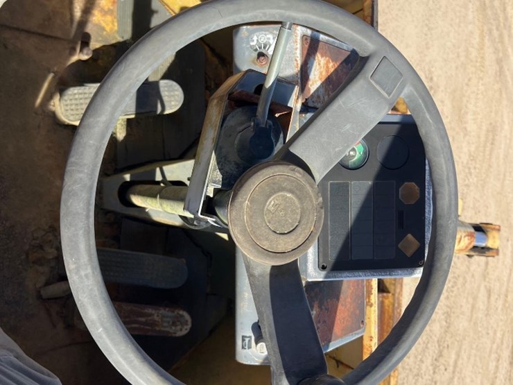 1993-deere-444e-image-32