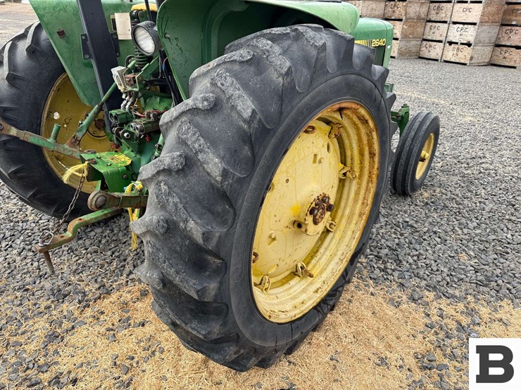 1976-john-deere-2640-image-42