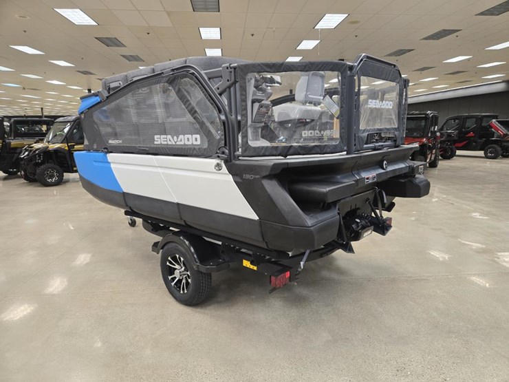 #1787-•-sea-doo-switch-boat-image-3
