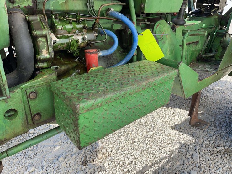 john-deere-2240-image-27