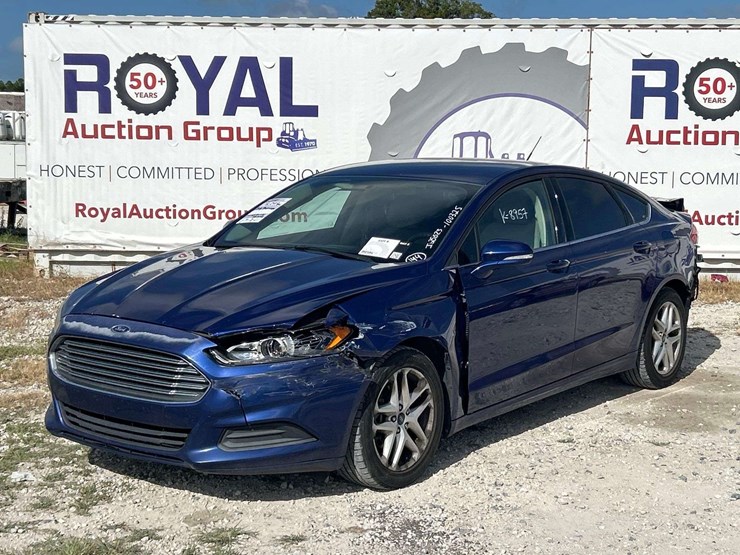 2014-ford-fusion-se-sedan-image-1