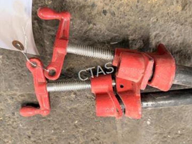 #18-•-(2)-pipe-clamp-fixtures-image-3