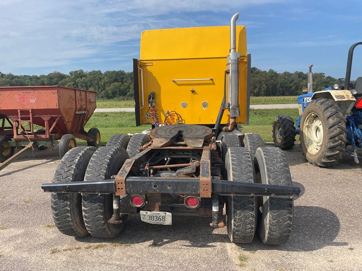 #1003-•-1997-international-semi-tractor-(has-wi-title)-image-5