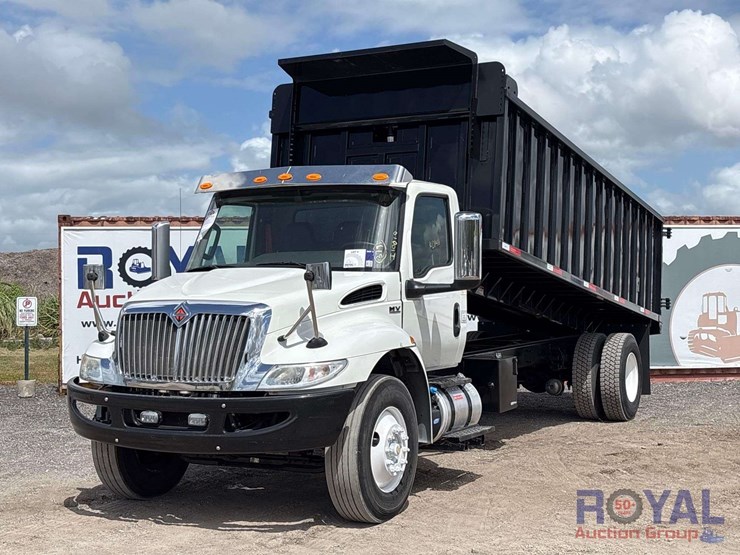 2020-international-mv607-dump-truck-image-1