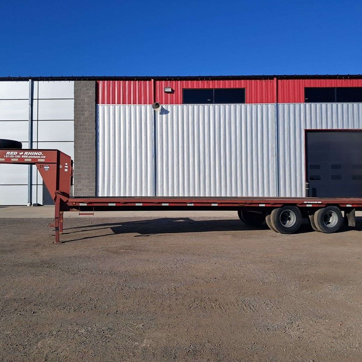2015 Red Rhino Gooseneck Trailer 30'
