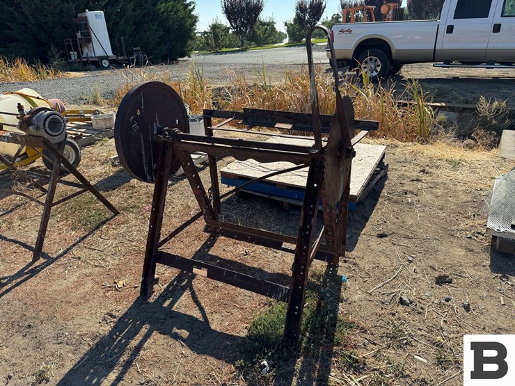 vintage-wood-saw-image-5