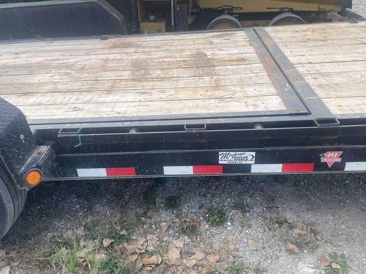 #8618-•-2021-pj-20'-tilt-deck-equipment-trailer-(has-wi-title)-(aps)-image-41