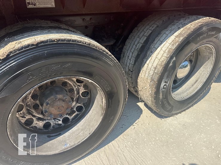 2016-kenworth-t880-image-15