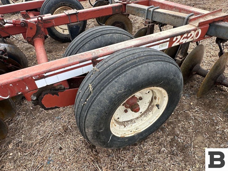 hesston-2420-image-16