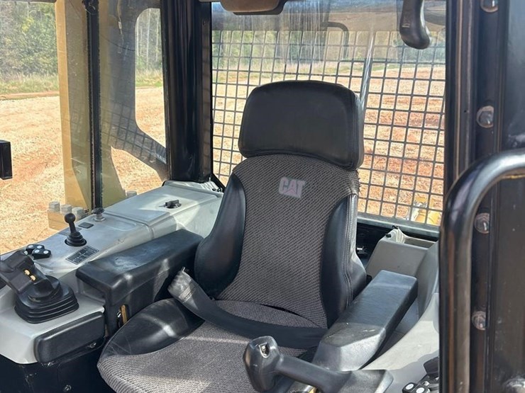 2018-caterpillar-d6n-xl-image-52