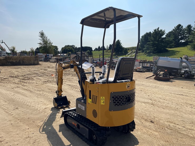 #209-•-new-rt12r-mini-excavator-image-3