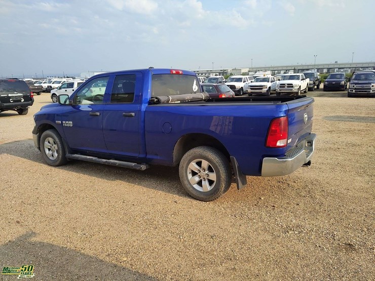 2014-ram-1500-4x4-quad-cab-sb-image-2