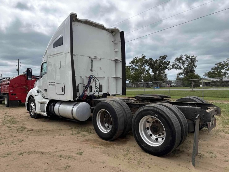 2014-kenworth-t680-image-8