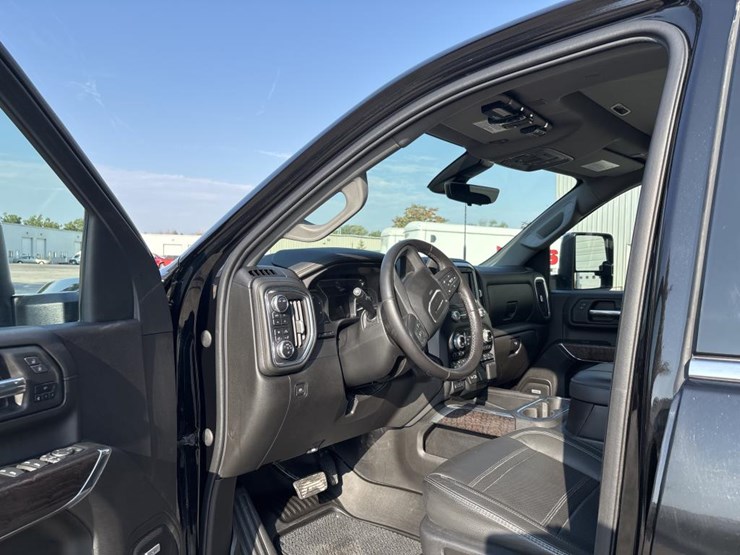2023-gmc-3500hd-image-47