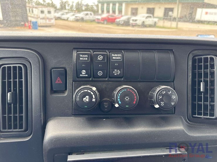 2020-international-mv607-dump-truck-image-17