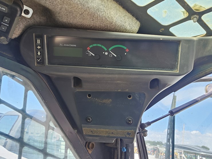 2018-deere-325g-image-11