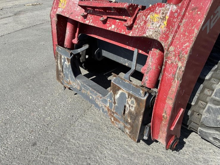 2016-takeuchi-tl12v2-image-5