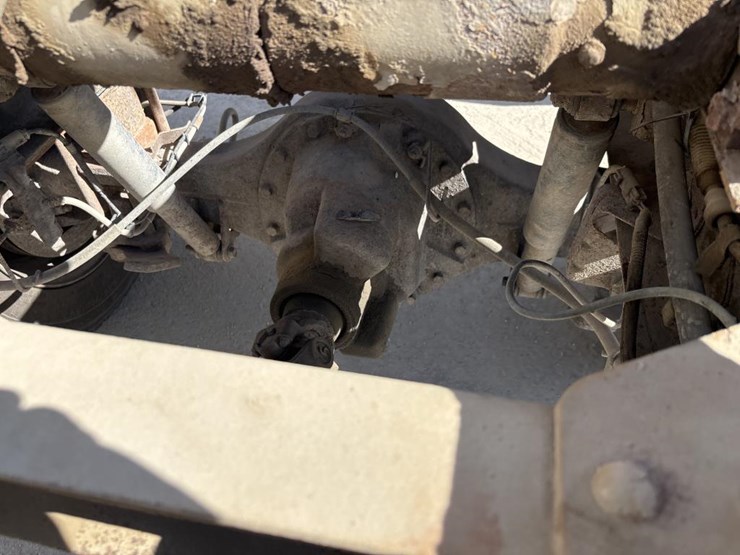 #5081-•-2005-gmc-c4500-4x4-single-axle-dump-truck-image-43