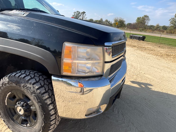 2008-chevrolet-silverado-image-16