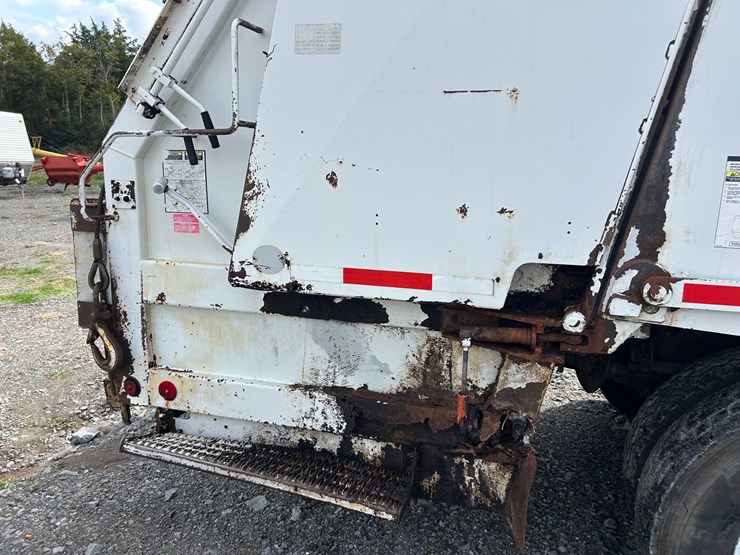 2007-kenworth-t300-image-10