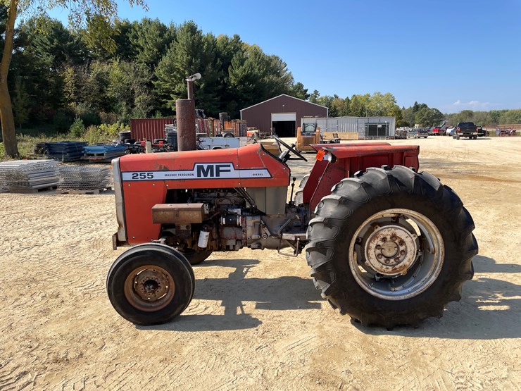 #1890-•-massy-ferguson-255-tractor-image-8