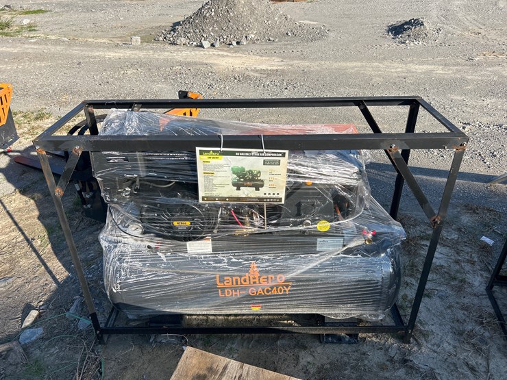 #47-•-landhero-40-gallon-two-stage-air-compressor-image-1