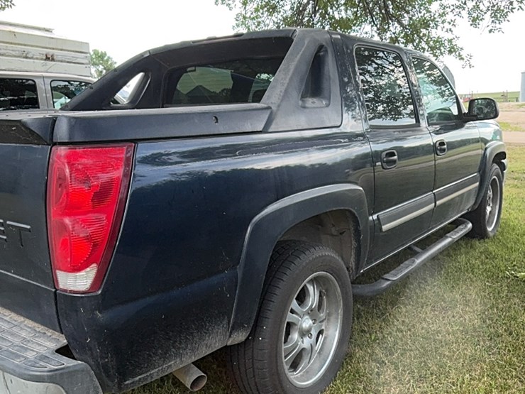 2006-4wd-chevy-avalanche,-az-vehicle,-no-rust,-206,972-miles,-runs-great-image-10