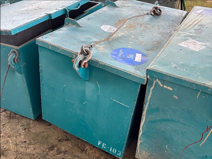 #142-•-laydown-aluminum-toolbox-image-1