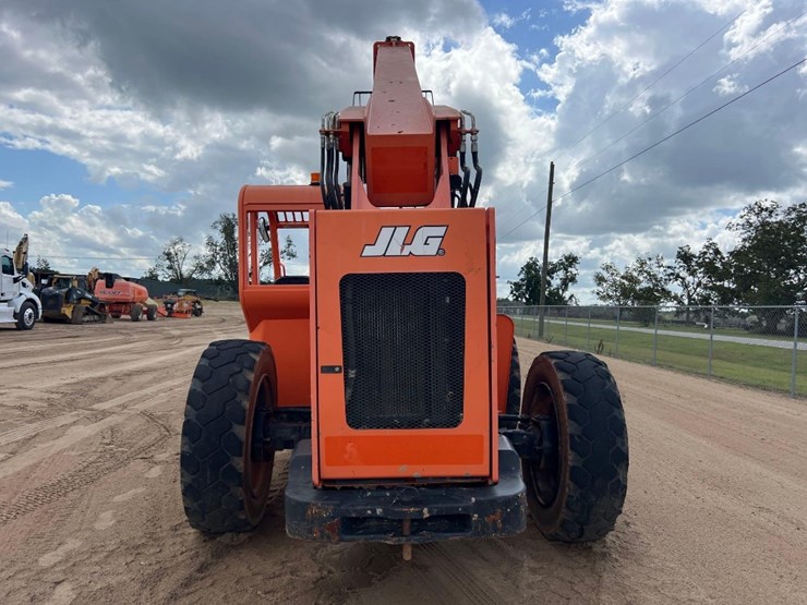 2016-jlg-6036-telescopic-forklift-image-3